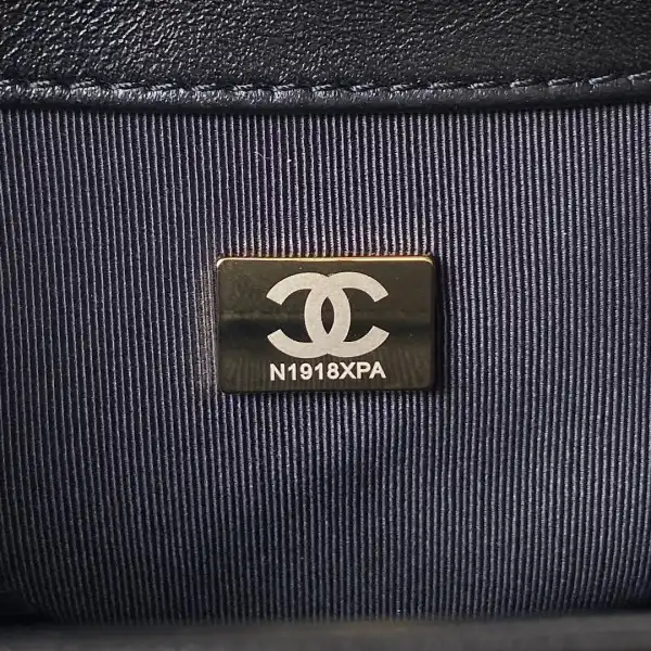 Frstbag ru CHANEL SMALL MESSENGER BAG