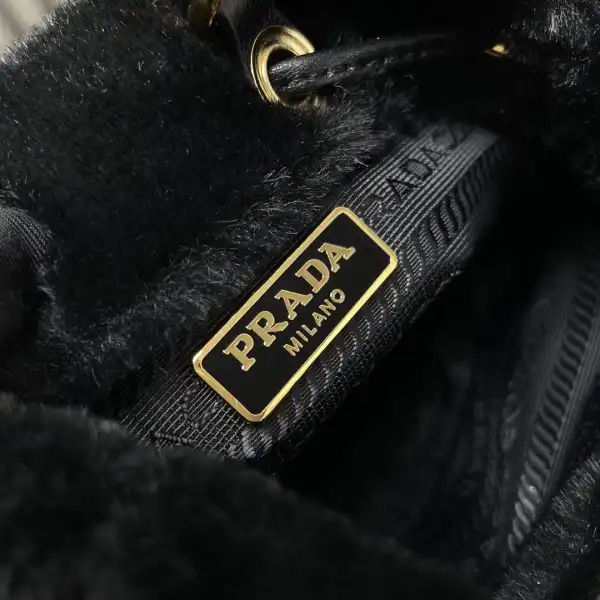 Frstbag ru PRADA  Shearling Bucket Bag