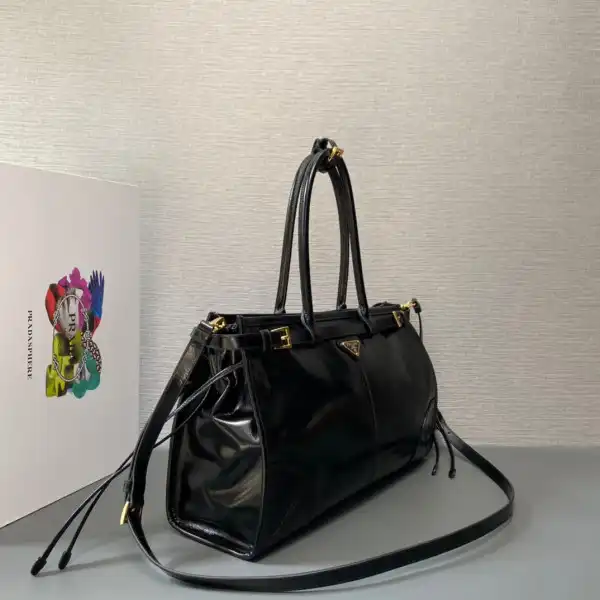 Yupoo bagsoffer Prada Large leather handbag