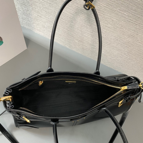 HOT SALE Prada Large leather handbag