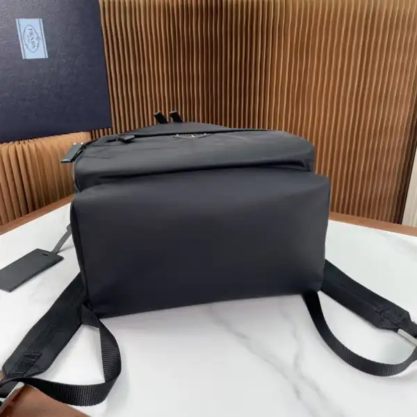 Frstbag ru PRADA Re-Nylon backpack