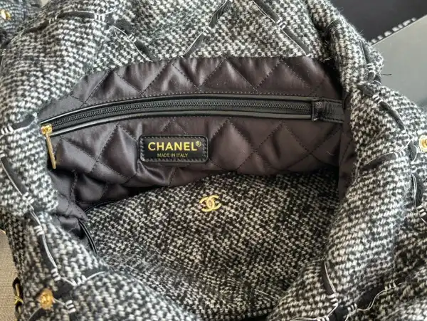 CHANEL 22 HANDBAG-38*42*8 cm