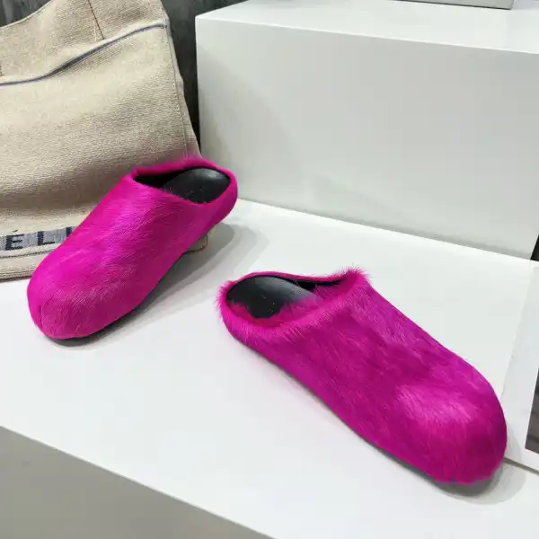 MARNI FUCHSIA LONG-HAIR CALFSKIN FUSSBETT SABOT