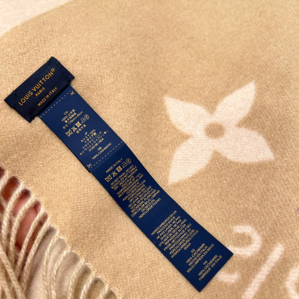 [FREE SHIPPING] LOUIS VUITTON Reykjavik Scarf