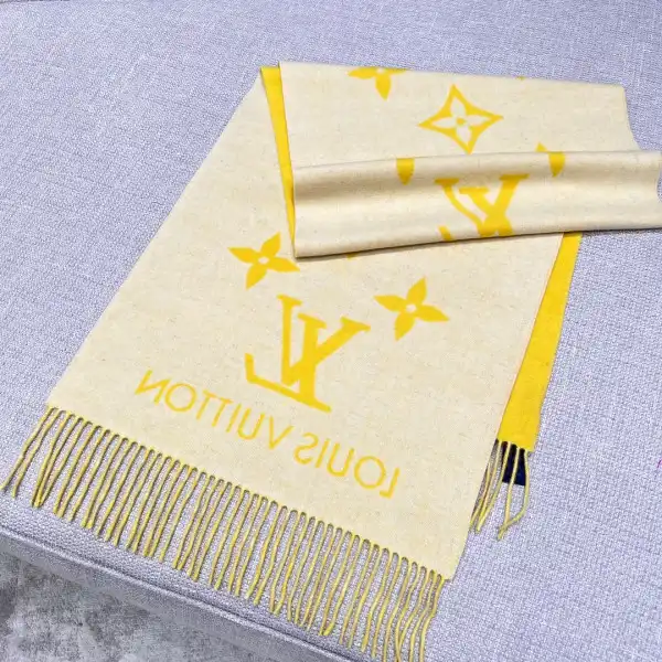 LOUIS VUITTON Reykjavik Scarf