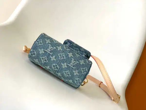 First bag ru LOUIS VUITTON NANO SPEEDY