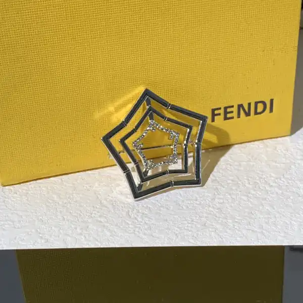 Frstbag ru FENDI BROOCH