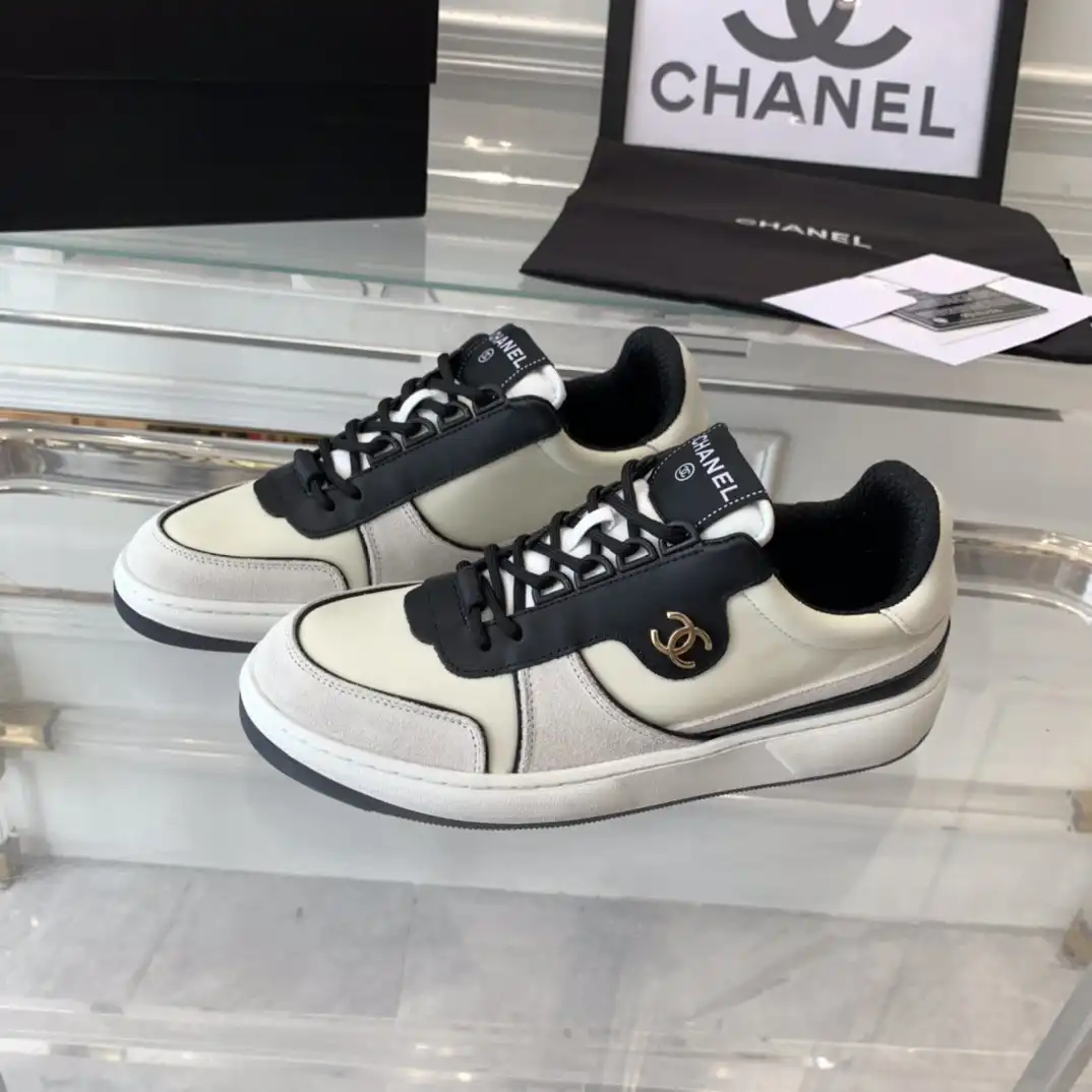 CHANEL SNEAKER