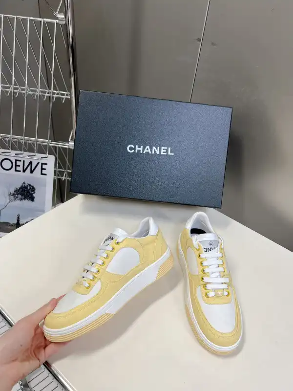 CHANEL SNEAKER