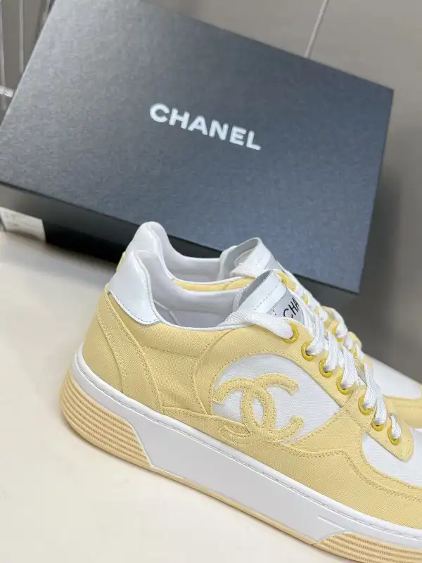 CHANEL SNEAKER