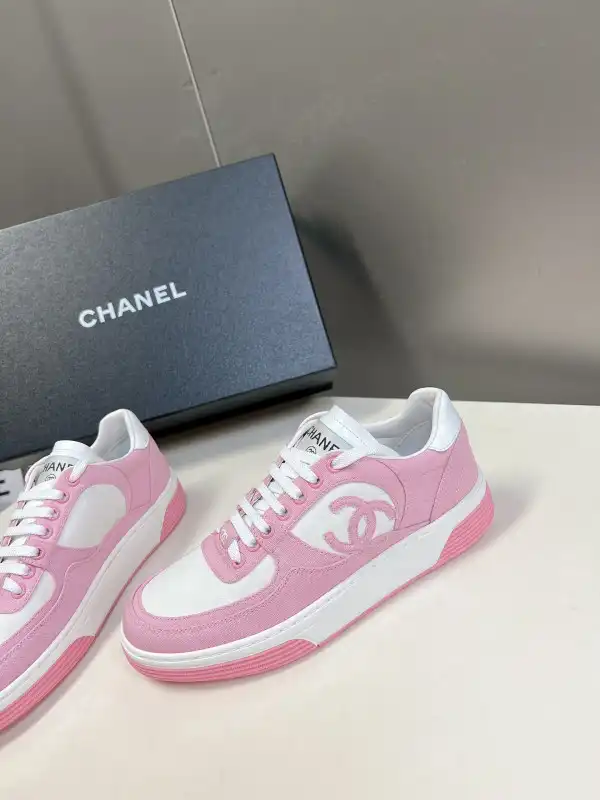 CHANEL SNEAKER