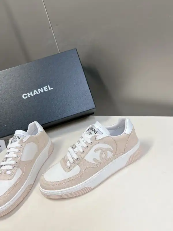 CHANEL SNEAKER