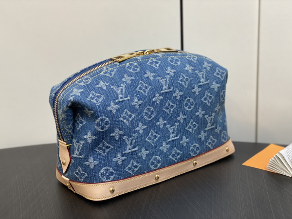 [FREE SHIPPING] Louis Vuitton Pochette Cosmétique PM