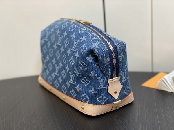 [FREE SHIPPING] Louis Vuitton Pochette Cosmétique PM