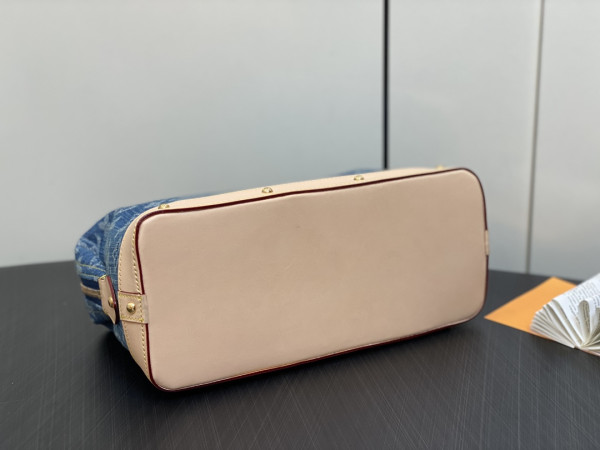 [FREE SHIPPING] Louis Vuitton Pochette Cosmétique PM