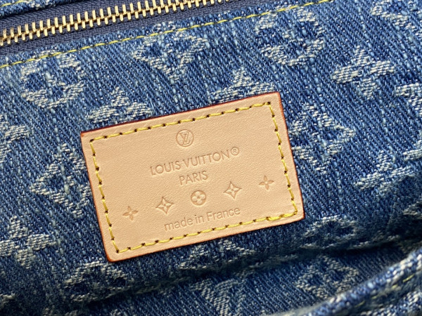 [FREE SHIPPING] Louis Vuitton Pochette Cosmétique PM