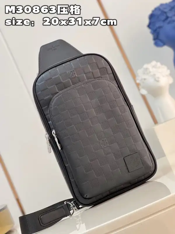 LOUIS VUITTON Avenue Slingbag NM