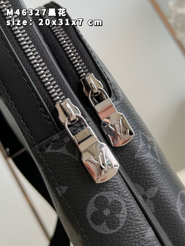 LOUIS VUITTON Avenue Slingbag NM