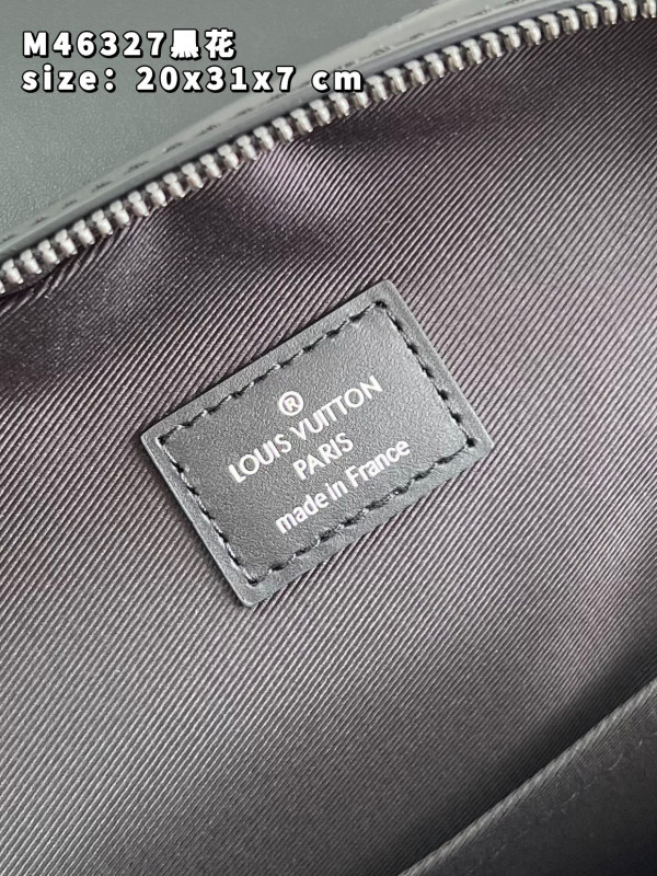 LOUIS VUITTON Avenue Slingbag NM