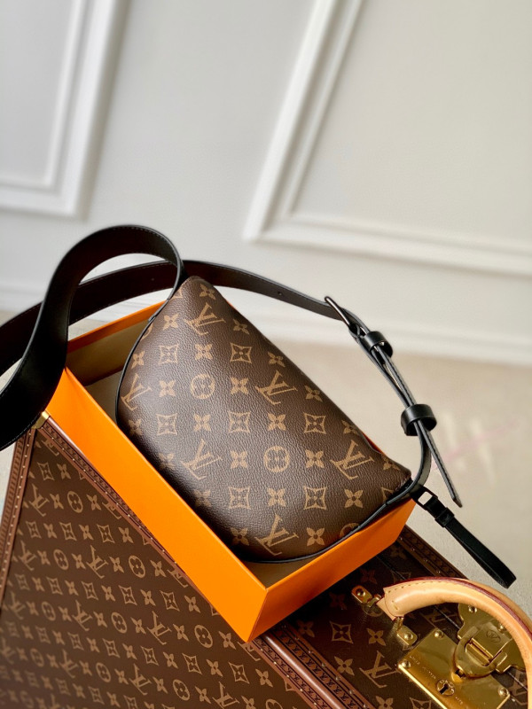 HOT SALE LOUIS VUITTON Moon Crossbody