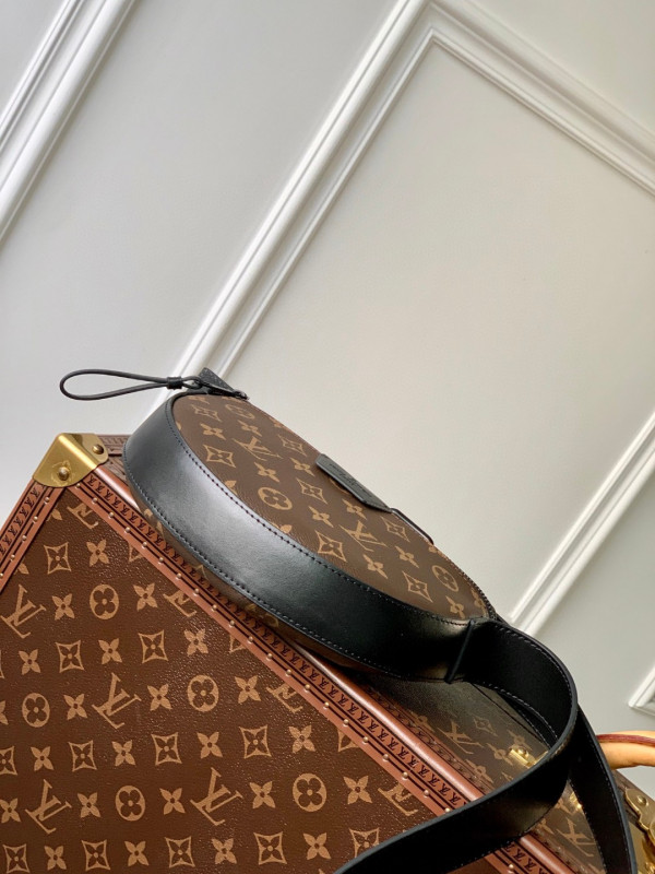 HOT SALE LOUIS VUITTON Moon Crossbody