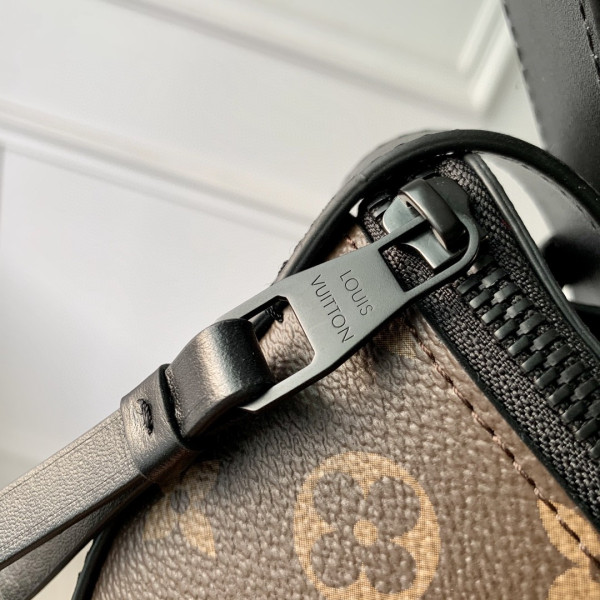 HOT SALE LOUIS VUITTON Moon Crossbody