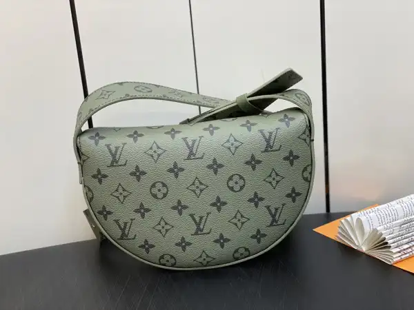 Frstbag ru LOUIS VUITTON Moon Crossbody