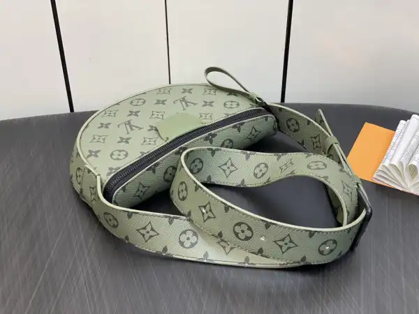 Frstbag ru LOUIS VUITTON Moon Crossbody