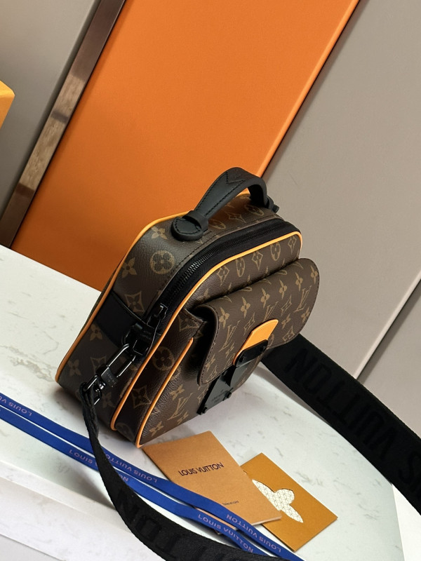 [FREE SHIPPING] LOUIS VUITTON S LOCK MESSENGER