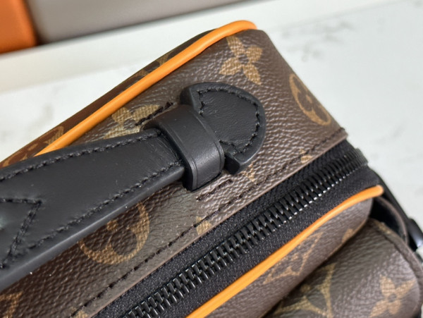 [FREE SHIPPING] LOUIS VUITTON S LOCK MESSENGER