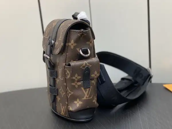 Frstbag ru LOUIS VUITTON Nano Christopher