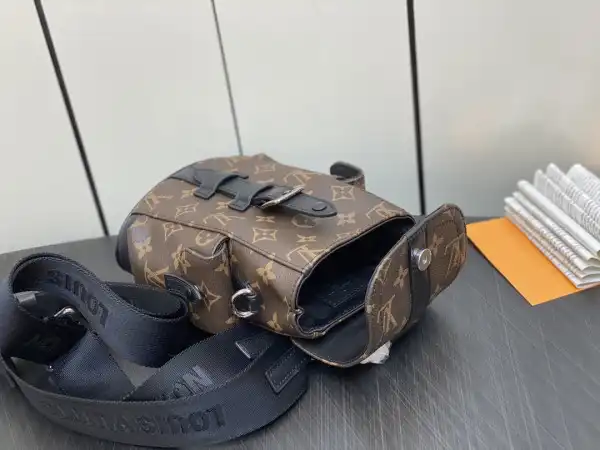 Frstbag ru LOUIS VUITTON Nano Christopher