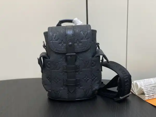 First bag ru LOUIS VUITTON Nano Christopher