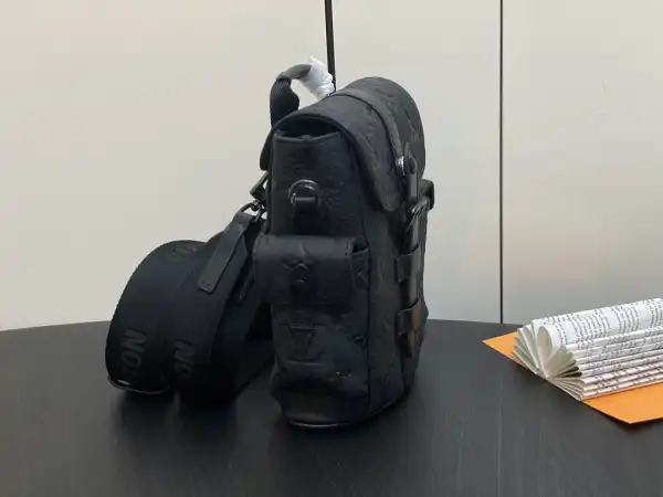 Frstbag ru LOUIS VUITTON Nano Christopher