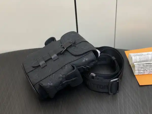 First bag ru LOUIS VUITTON Nano Christopher