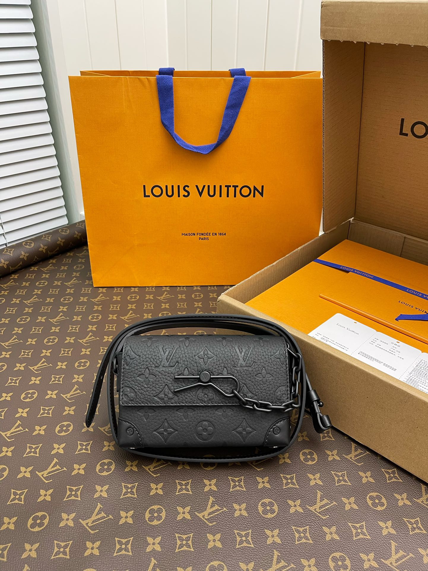 [FREE SHIPPING] LOUIS VUITTON Steamer Wearable Wallet-18*11*6.5CM