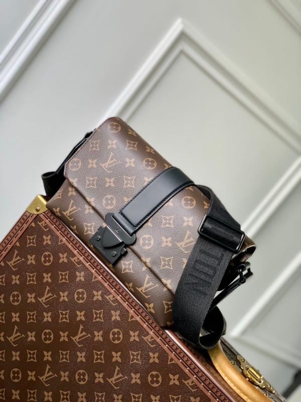 HOT SALE LOUIS VUITTON S-Cape Messenger