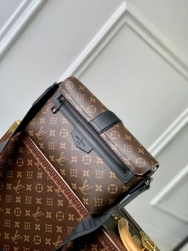 Aaa replica bags LOUIS VUITTON S-Cape Messenger