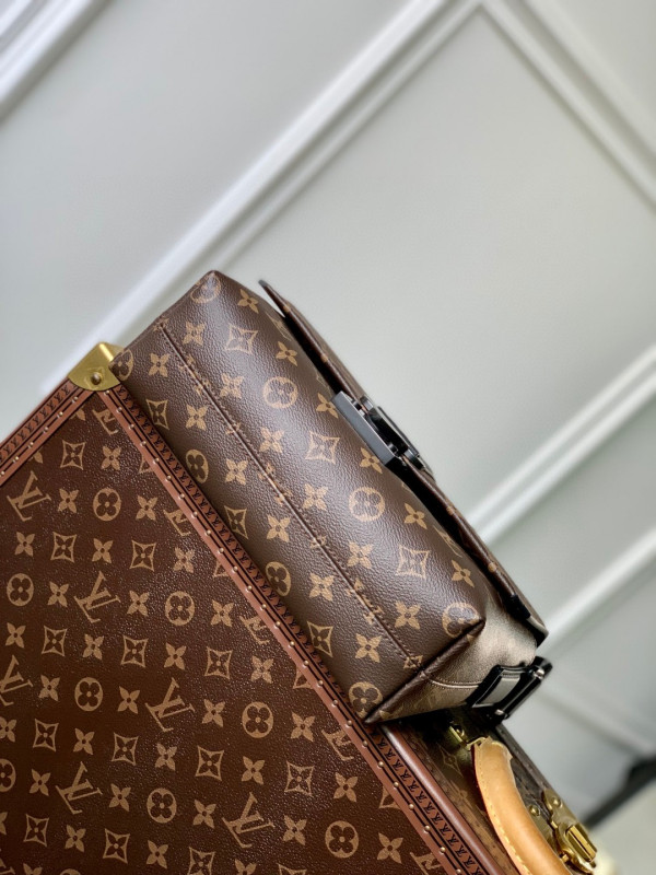 HOT SALE LOUIS VUITTON S-Cape Messenger