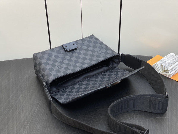 HOT SALE LOUIS VUITTON S-Cape Messenger