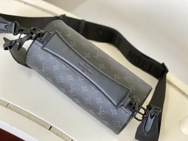 Frstbag ru LOUIS VUITTON Soft Polochon PM