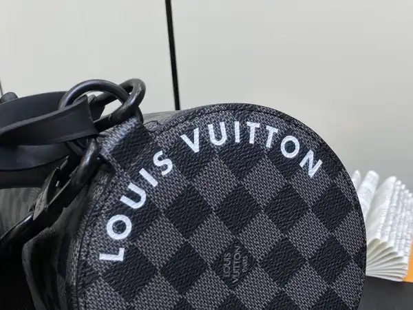 Frstbag ru LOUIS VUITTON Soft Polochon PM