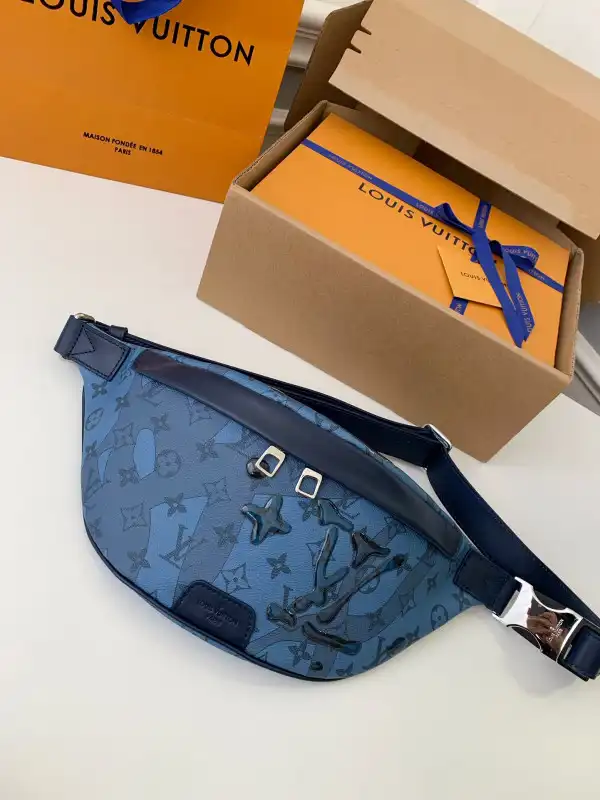 Aaa replica bags LOUIS VUITTON DISCOVERY BUMBAG