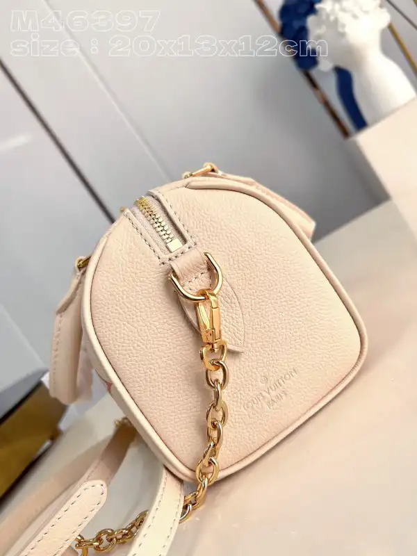 First bag ru LOUIS VUITTON SPEEDY BANDOULIÈRE 20