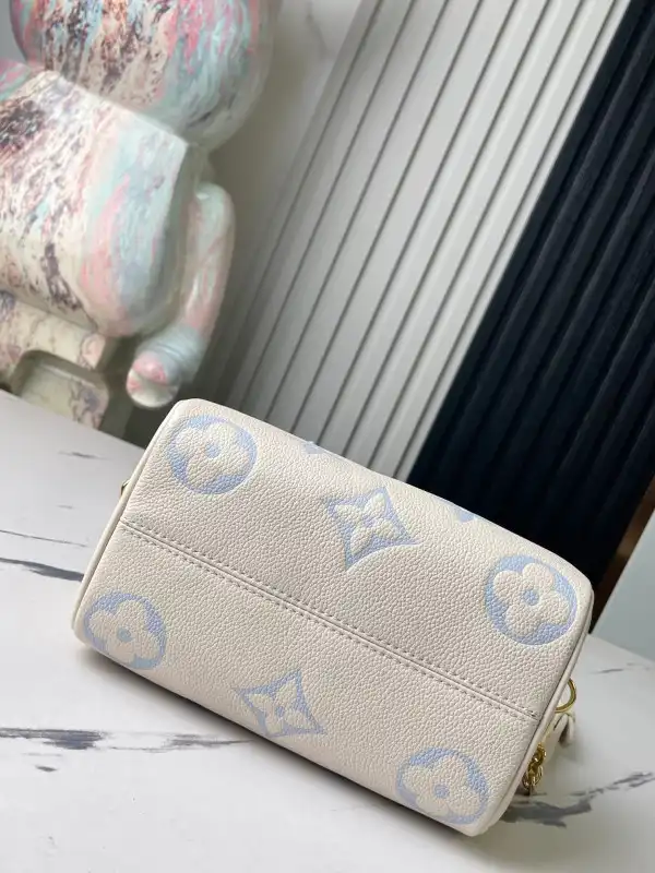 Repladies offers premium fake Louis bags at unbeatable prices. Our products are cheap because we focus on direct sales LOUIS VUITTON SPEEDY BANDOULIÈRE 20