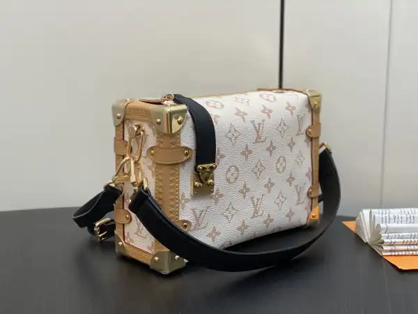 First Bag Ru LOUIS VUITTON SIDE TRUNK MM