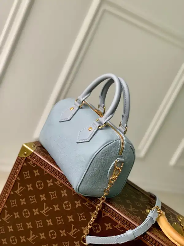 Repladies offers premium fake Louis bags at unbeatable prices. Our products are cheap because we focus on direct sales LOUIS VUITTON SPEEDY BANDOULIÈRE 20