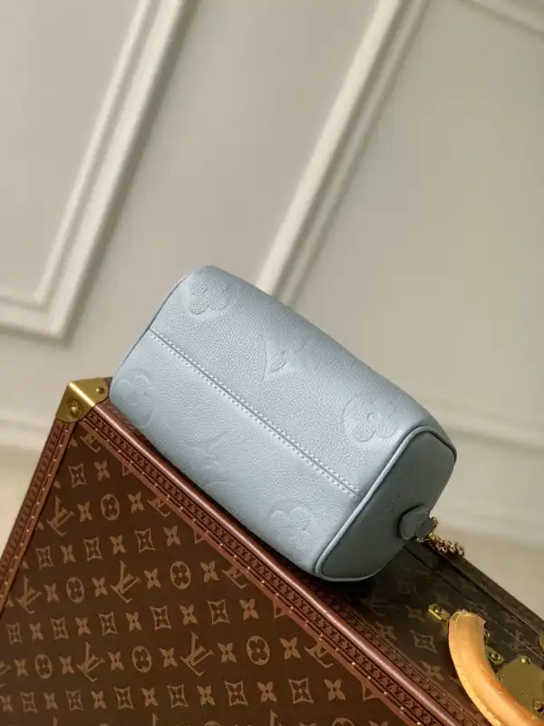 Repladies offers premium fake Louis bags at unbeatable prices. Our products are cheap because we focus on direct sales LOUIS VUITTON SPEEDY BANDOULIÈRE 20