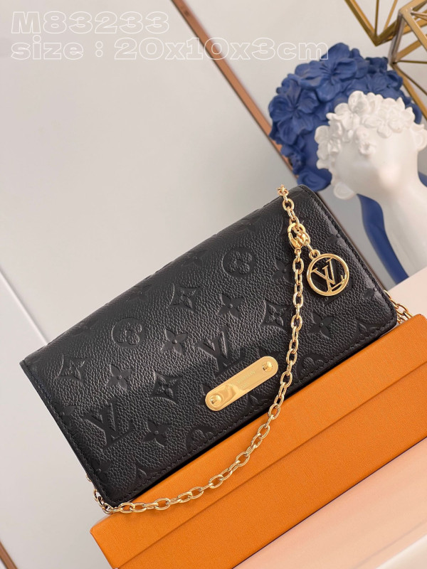 HOT SALE LOUIS VUITTON Wallet On Chain Lily