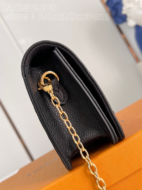 HOT SALE LOUIS VUITTON Wallet On Chain Lily